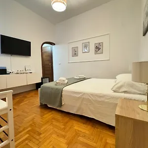 La Finestra Su San Lorenzo Han/Misafirhane Floransa